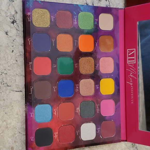 MI Enchanted EyeShadow Pallete, Brand NEW - Picture 5 of 6